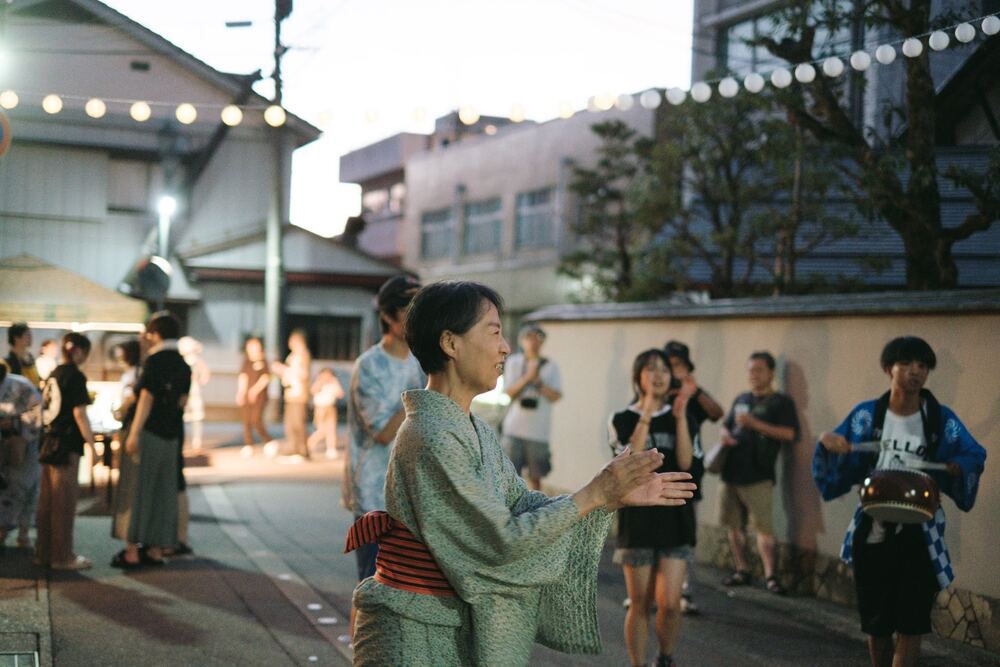 横町盆踊り大会